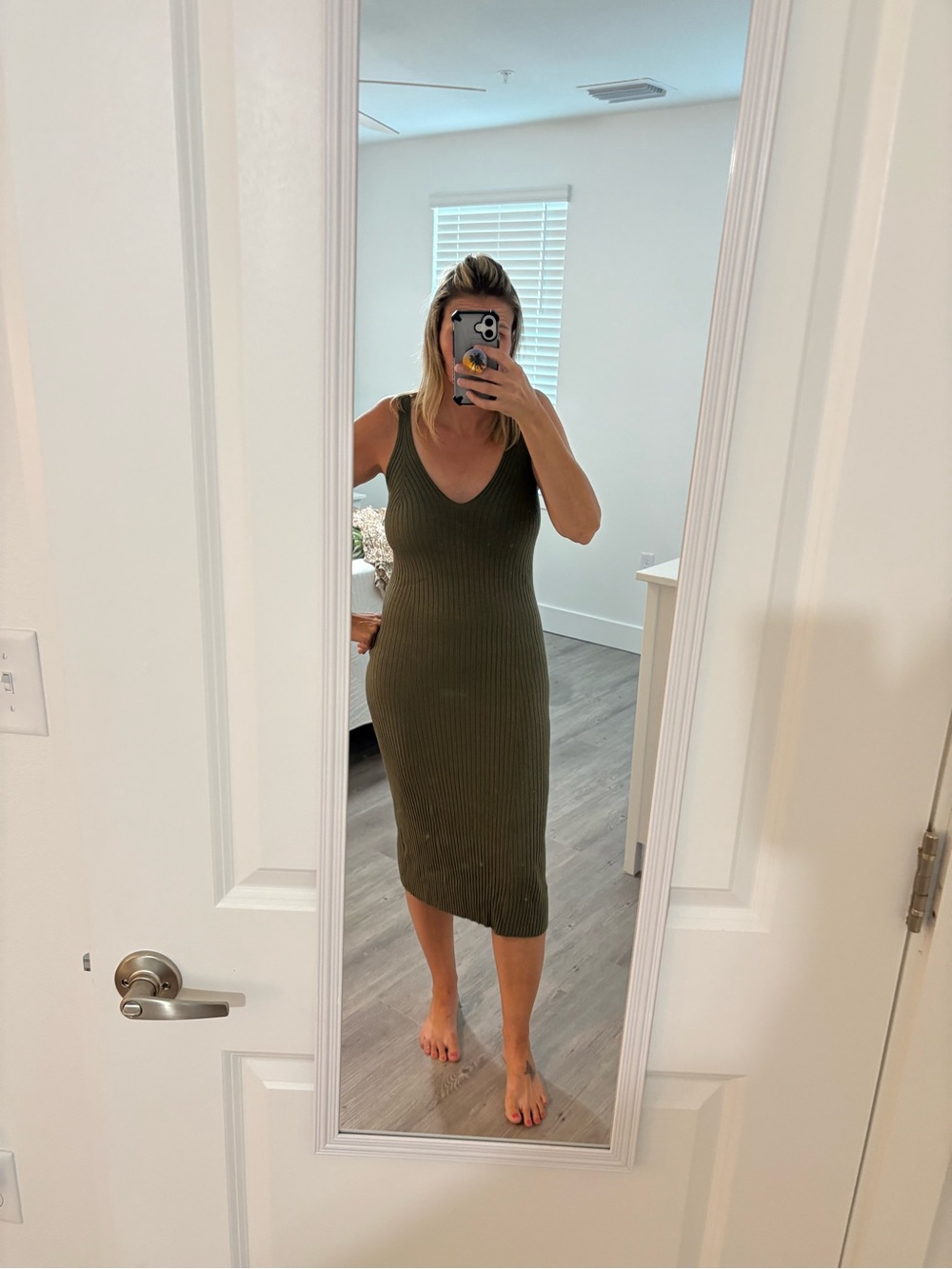 Mod Ref Olive Ribbed V-Neck Sleeveless Midi Dress